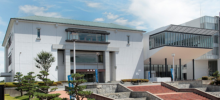 図書館トップ 医療創生大学 図書館トップ 医療創生大学